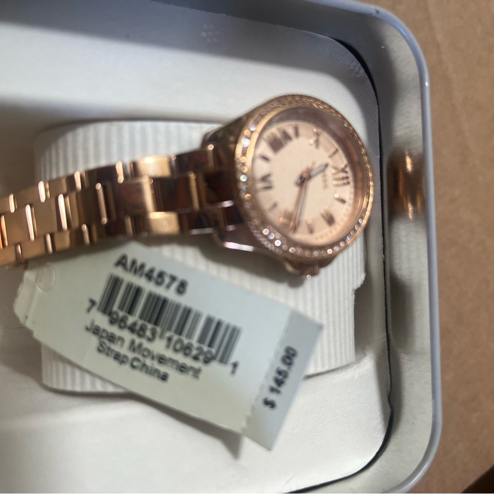 Fossil watch new with tags in original tin packaging! - Picture 6 of 11